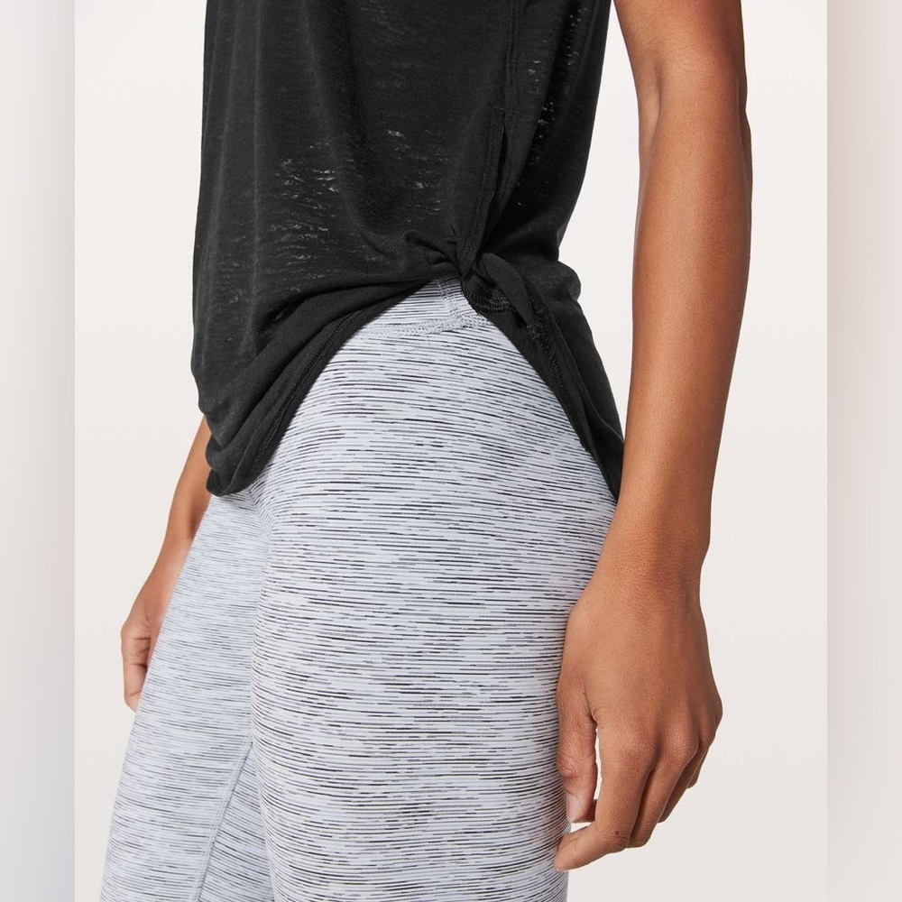 Lululemon Round Two Tank in Black Size 8. - Picture 7 of 8